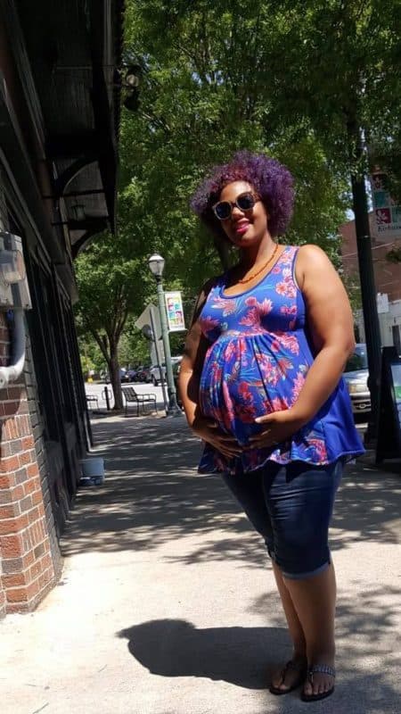 There's nothing worse than not being able to find clothes because of your growing bump. This Mama Vivienne Maternity Hack brings versatility to your closet!