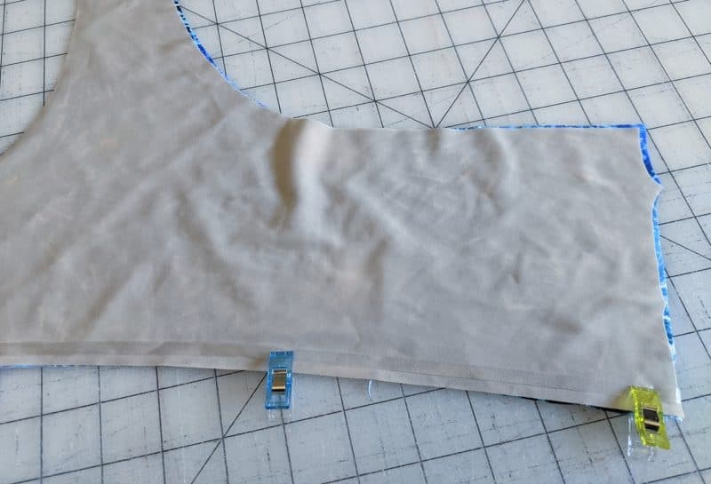 Swim lining clipped on long edge with clear elastic